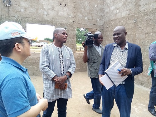Coopération Burkina-Chine : Le ministre Stanislas Ouaro visite des chantiers de construction d’écoles
